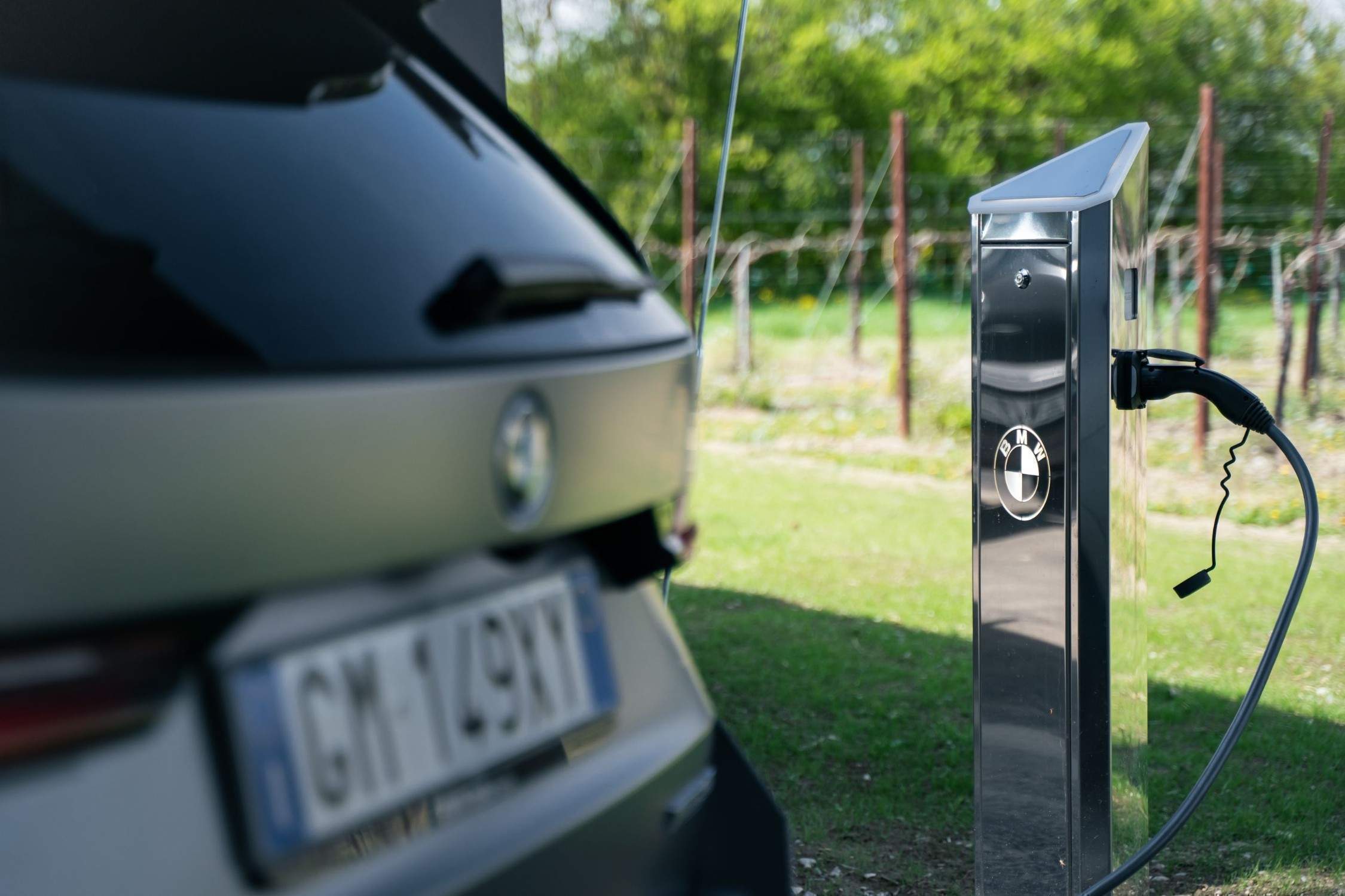 BMW iX1 13
